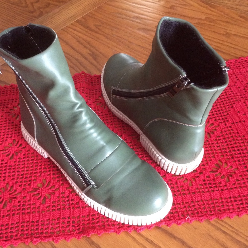 TB Ankle Zip Booties, Sz 9.5-10 (Euro 40)